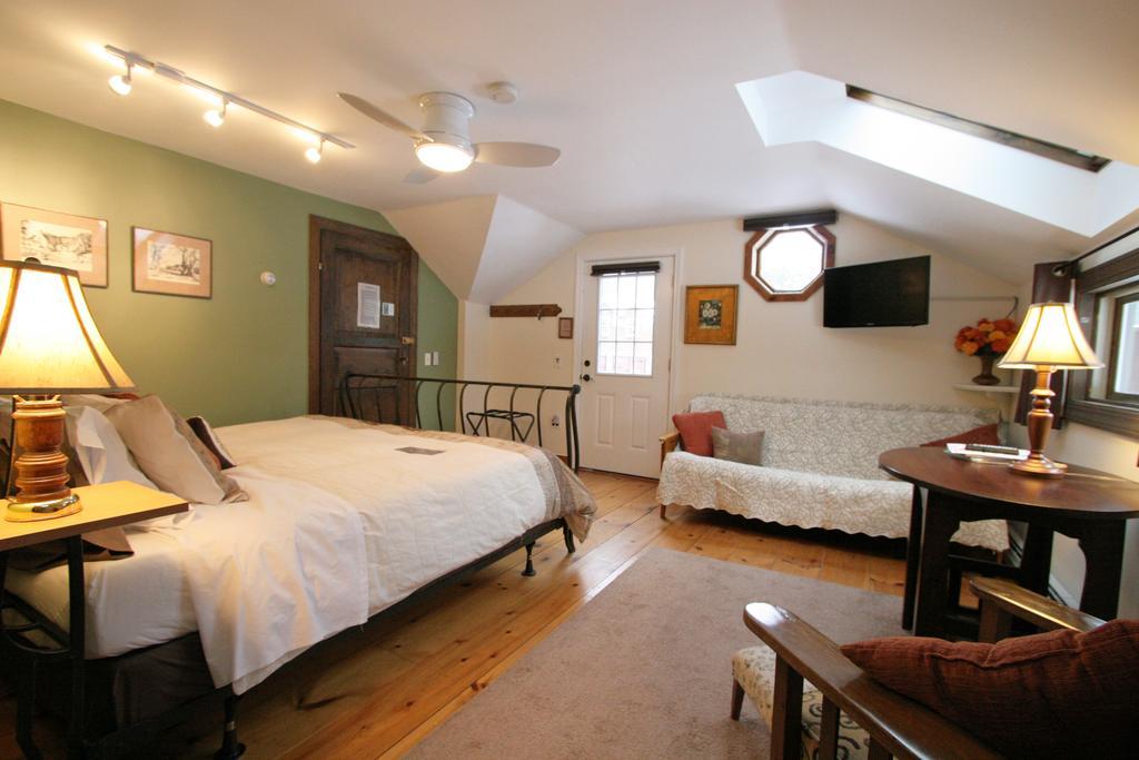 Old Saco Inn Fryeburg Room photo